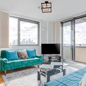 View Apartment, Short Walk To Tower Bridge, Free Parking London